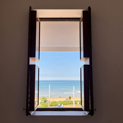 An ambient James Blake festival performance